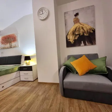 Romanticke Studio V Podkrovi Na Velkem Namesti, Wi-Fi, Netflix Hradec Kralove Exterior photo