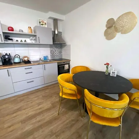 Romanticke Studio V Podkrovi Na Velkem Namesti, Wi-Fi, Netflix Hradec Kralove Exterior photo