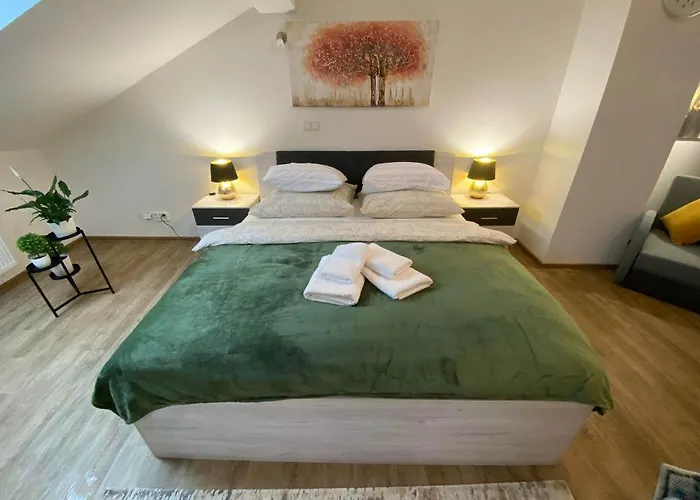 Romanticke Studio V Podkrovi Na Velkem Namesti, Wi-Fi, Netflix