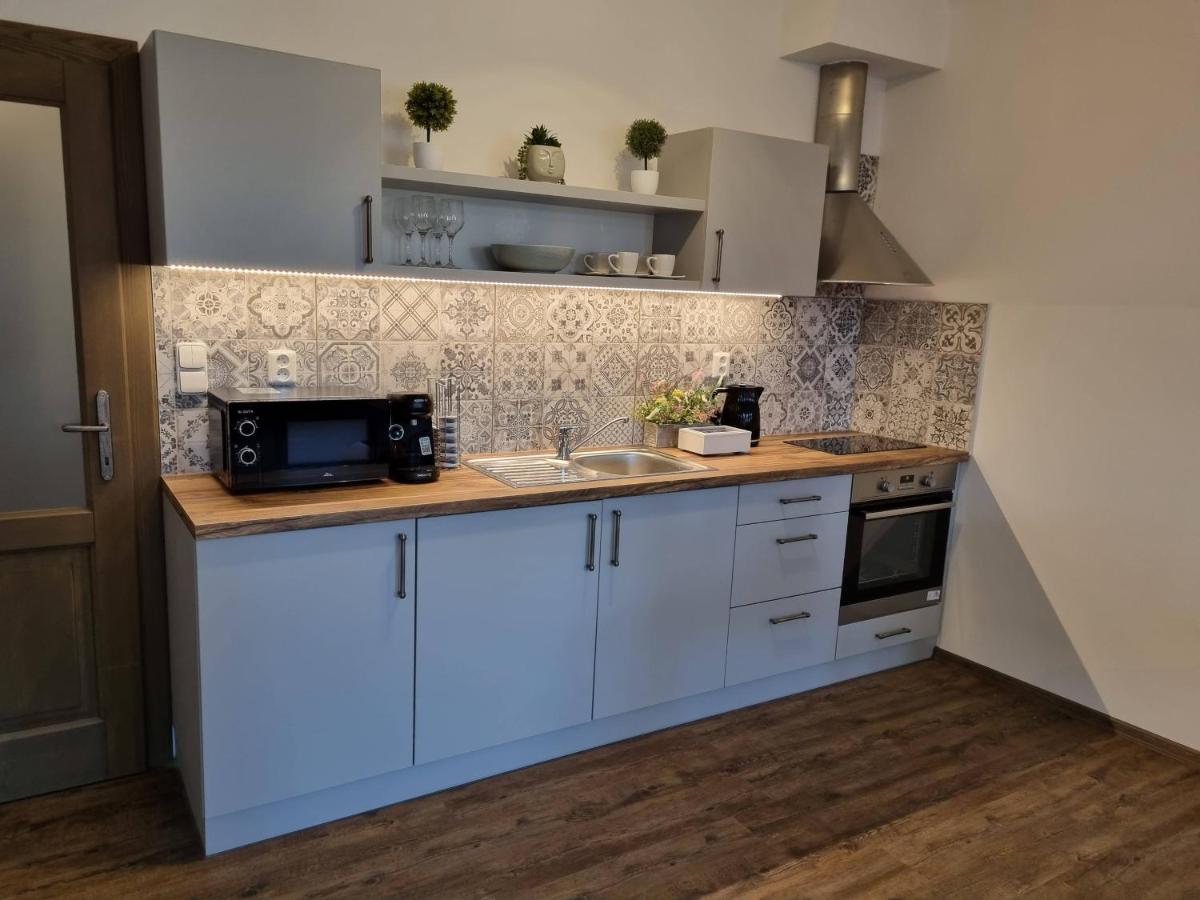 Apartment Romanticke V Podkrovi Na Velkem Namesti, Wi-fi, Netflix Hradec Kralove